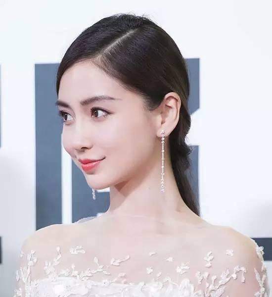 結婚第二天，婆婆讓我簽協議，看到內容後我選擇了離婚