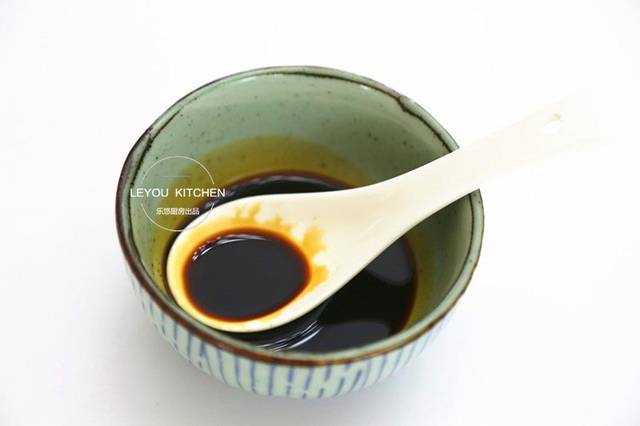 一個電飯鍋搞定一餐，有菜有肉有飯，越嚼越好吃，懶人最愛