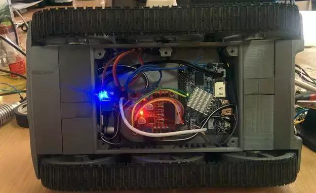 為了玩遊戲，他們造了個核電站廢墟