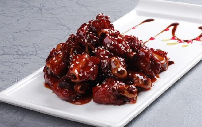 做糖醋排骨時，糖和醋怎麼放有訣竅！比例不對，這菜就沒法吃了