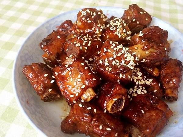 做糖醋排骨時，糖和醋怎麼放有訣竅！比例不對，這菜就沒法吃了