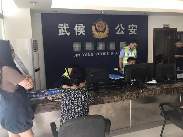 五千隻流浪狗被救助多年，老人賣盡商鋪豪車，換取狗狗幸福生活！