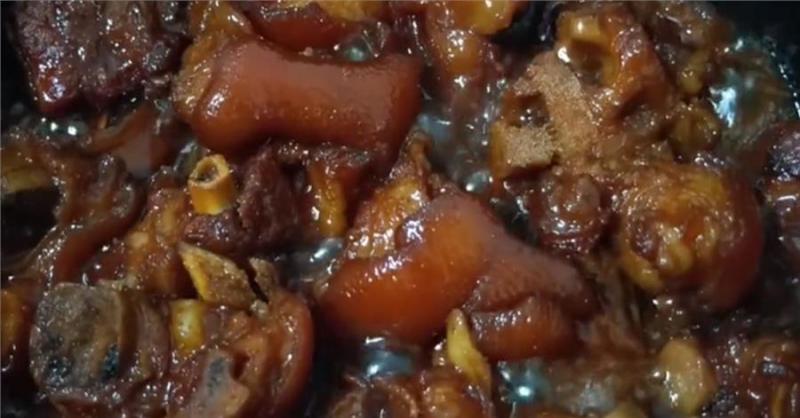 客家黃酒燜豬腳，材料簡單，肥而不膩，入口即化，女兒吃了一大碗 