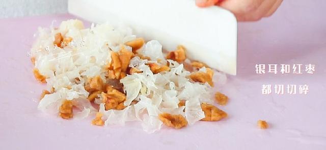 星級大廚稱：想讓銀耳「多出膠」，這個「動作」不能少！不要亂煮