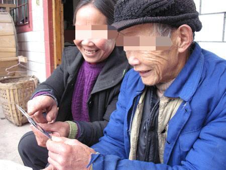 姑娘遠嫁窮小子三年沒回家，夜裡總做奇怪夢，回娘家後才知出事了