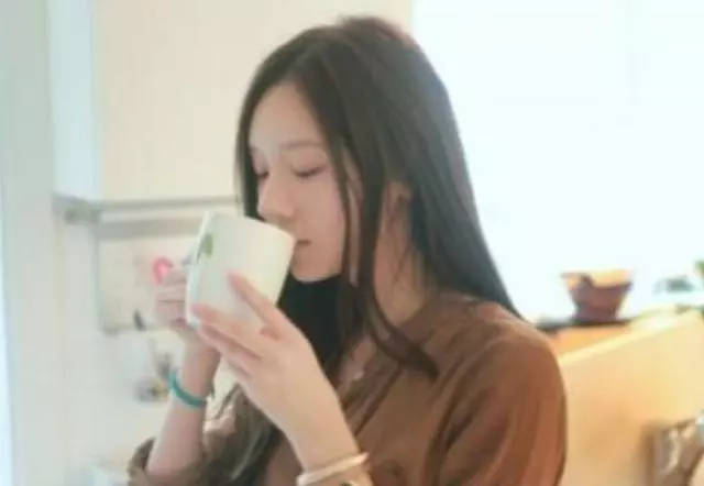 一半開水一半冷水兌成溫水喝，對身體有害