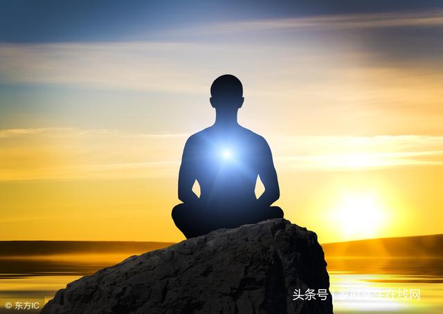 打坐對人體有什麼好處？愛打坐的人，身體早已發生3個變化
