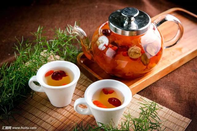養生茶也有「飲用禁忌」，有這些症狀的人先別喝了