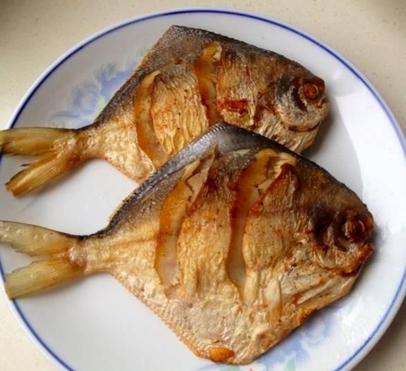 如何煎魚才能不破皮？只要記住這三招，就不會破了，而且煎魚香又脆皮，特別好吃