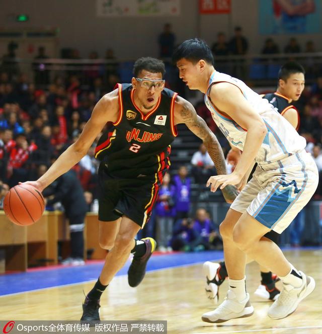 右眼失明，身患重疾，被NBA拋棄的籃球少年在中國「重生」