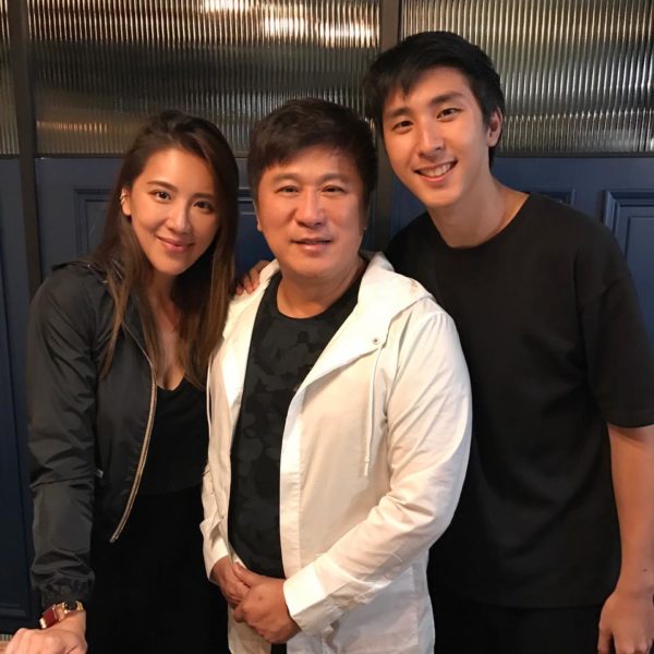 小禎與「高顏值弟弟」同框！年僅23歲身高184公分，「超優基因」讓網友直呼：「好像趙又廷！」 
