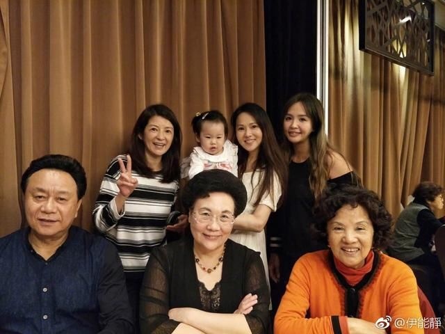 49歲伊能靜冒險生三胎，老公的態度和娘家人的態度差距好大！