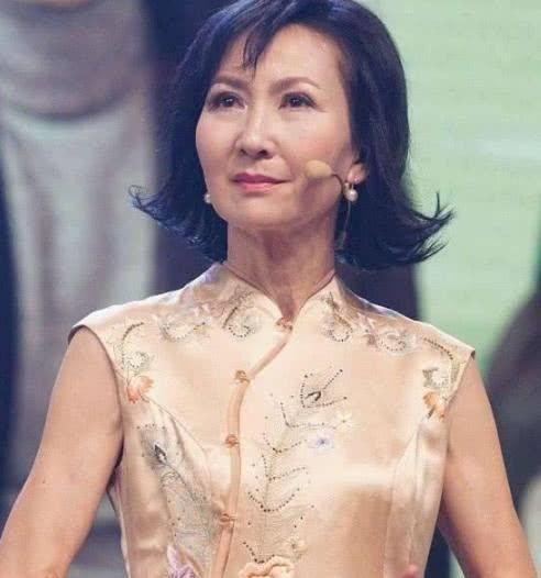 寧靜曝「不老女神」真面目：凍齡全是假象，洗完臉都是黃臉婆！