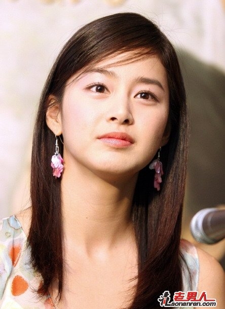 韓國第一美女「金泰熙的姊姊」竟長這樣！照片一曝光大家驚呆！姊姊的真實身分讓男人都愛上姐姐了！