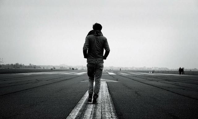 林俊傑哭了，情到深處淚自流，網友暖心安慰：JJ不哭
