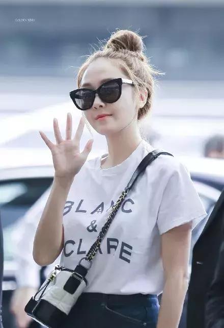 從亞洲最美面孔到最會賺錢的女總裁，29歲的她成了真正的白富美
