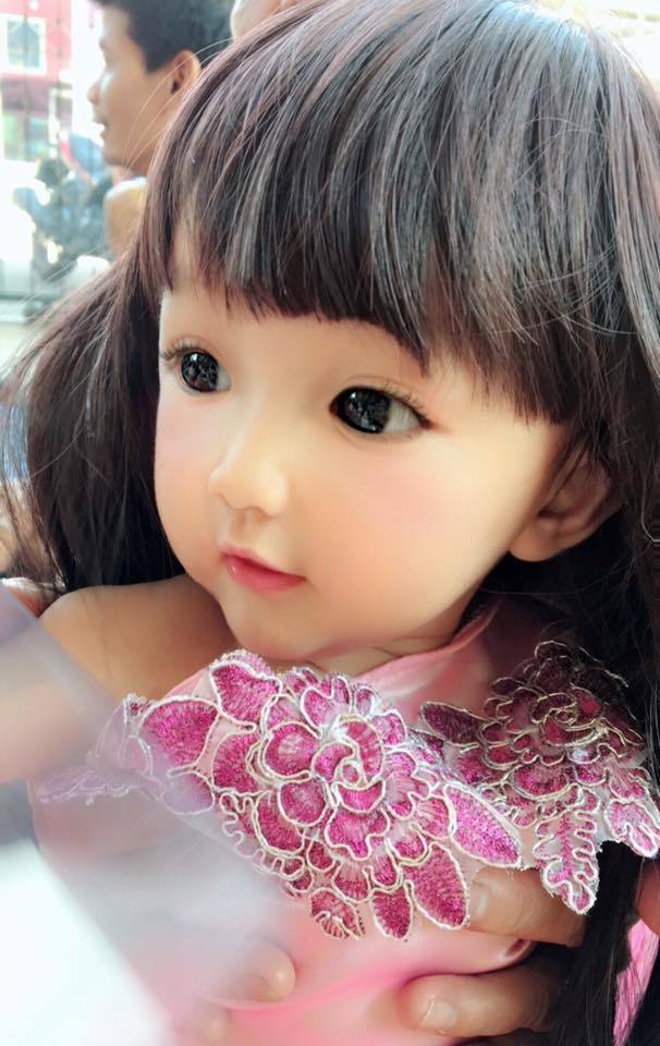 東方芭比！1歲女童「高顏直逆天美貌」竄紅　母親曝光出生時秘密 
