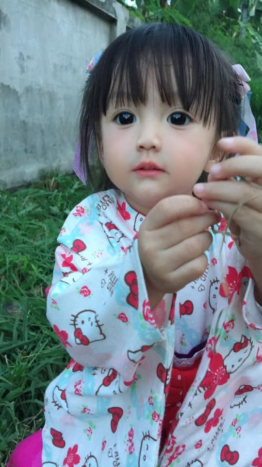 東方芭比！1歲女童「高顏直逆天美貌」竄紅　母親曝光出生時秘密 