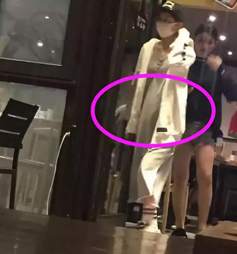 趙麗穎近照曝光，肚子大到瞞不住？網友：感謝陳曉不娶之恩！