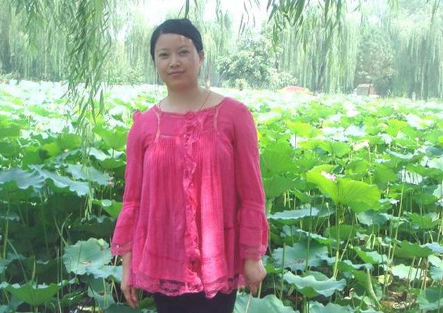姐姐養大妹妹，妹妹結婚姐姐沒參加，收到姐夫簡訊，新郎取消婚禮
