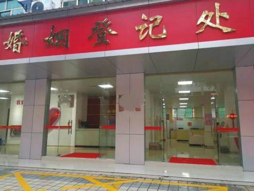 我再婚懷孕，前婆婆卻跑來我家大鬧，老公說番話，她默默離開