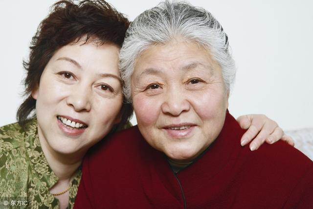 我拒絕帶孫子，兒媳說：「別指望我們給你送終」，我霸氣回應！