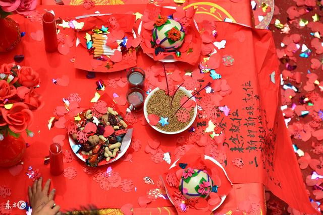 外辛苦打工賺錢，過節回家3歲兒子「一聲爸」，我氣得差點掀翻菜桌！