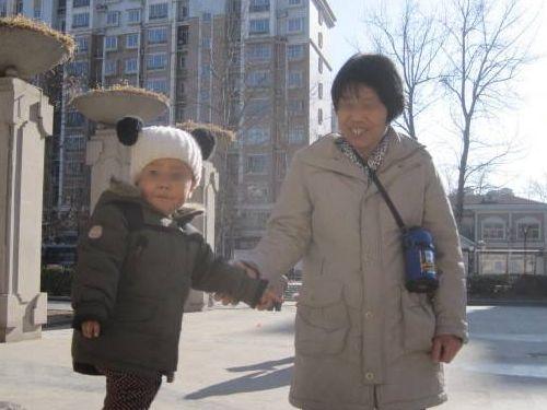 婆婆帶3歲兒子他從不調皮，我好奇跟上瞧，眼前一幕讓我渾身顫抖