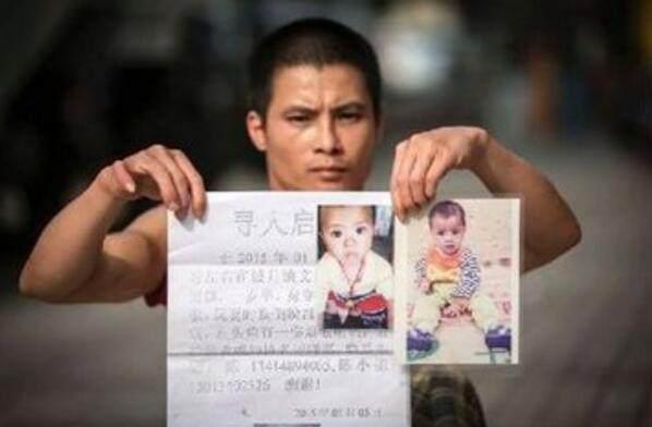 兒子失蹤三年，父親在街角找到兒子卻說不認識，幾分鐘後才知真相