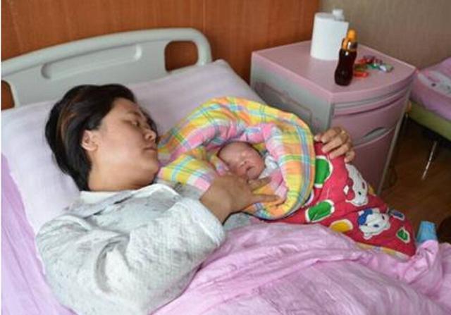 小姑子坐月子要老公照顧，晚上回來看到老公的臉，趕走小姑子