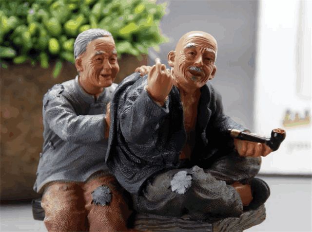 兒媳買了條裙子，婆婆看見拿去燒掉，兒媳看到灰末發現自己錯了