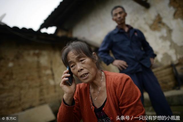 國慶回家看婆婆，婆婆給我吃餿飯，第二天我把婆婆接到城裡住