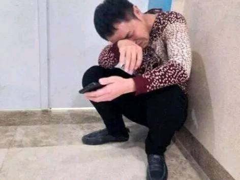 妻子接二連三偷人，俺無奈離婚，半年後再次相遇，俺自扇嘴巴