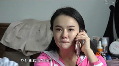 丈夫每晚喊媳婦出去散步，媳婦忘記拿鑰匙，開門之後卻當場石化