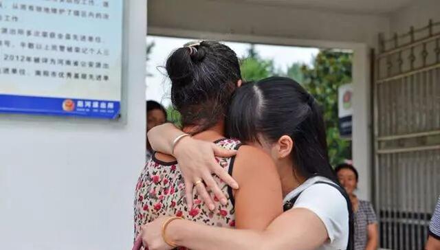 繼母逼我退學去打工掙錢，要我嫁給老光棍，成家後我才知她是恩人