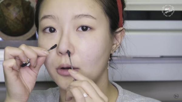 韓國正妹教大家「有效去除黑頭」！省錢又不傷皮膚的秘訣竟是平凡無奇的「凡士林」？！