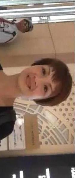 波霸女神葉子楣近照曝光，為胸部投保200萬，如今53歲風采依舊！