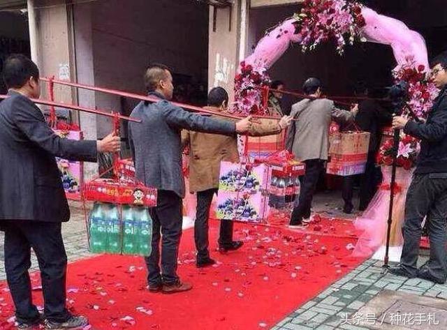 結婚三年，每天中午吃麵條，無意瞥見婆婆的碗，妻決定分家