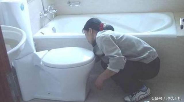 分家產時，婆婆讓妻把房給哥，她不同意，半年後不淡定了
