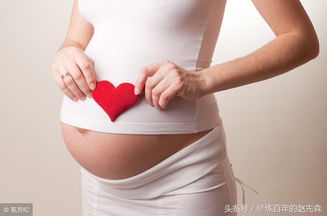 懷孕後農村婆婆來伺候，她張口就要2千，離開後收拾房間我愣住