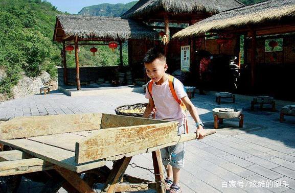 去辦理離婚手續，工作人員一直拍我手，抬頭一看，決定不離了