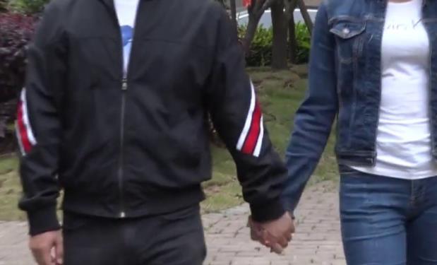 妻子外出兩年未歸，我去探望，見到她抱著的人，我扇自己一耳光