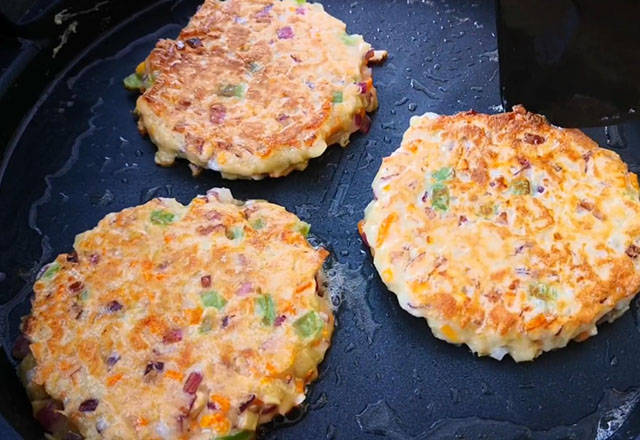 早餐餅這樣做比肉都香，簡單快速，一勺一個，10分鐘就能做好