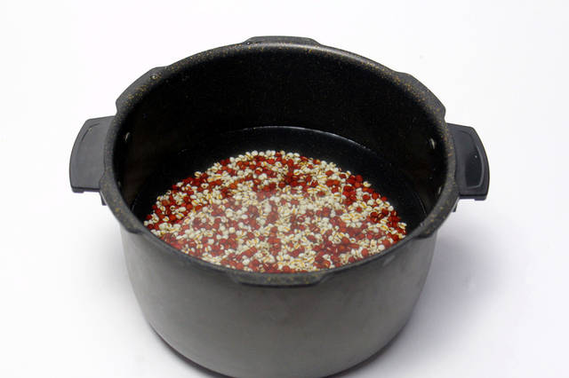 【紅豆薏米湯】這碗湯不僅祛濕還有減肥功效