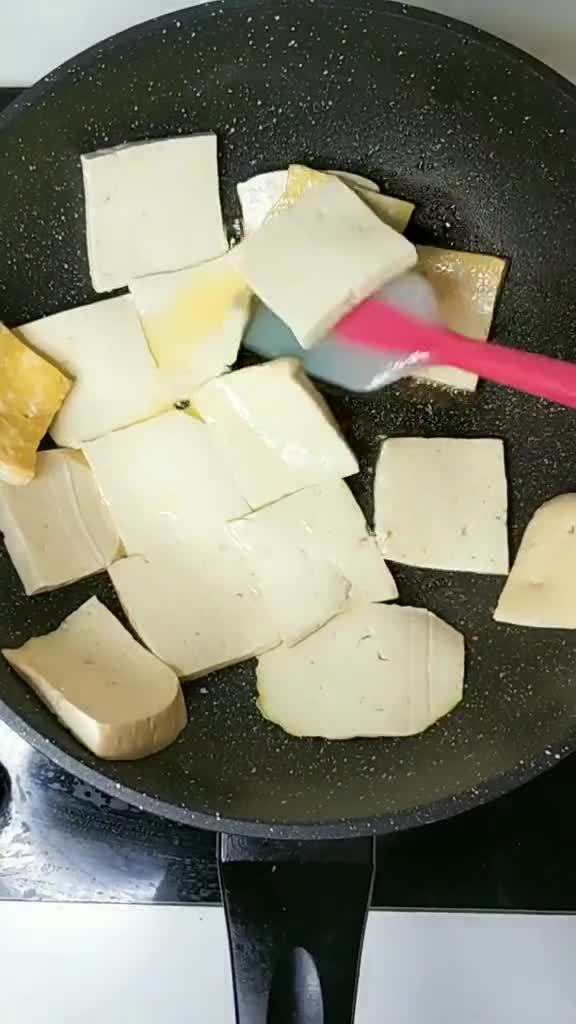 美味家常豆腐，滑溜軟嫩豆香味美，咬一口滿嘴香，缺鮮蔬它來替！