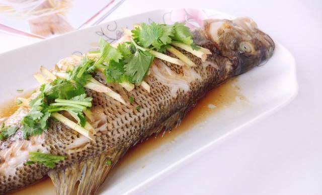 燉魚湯總有一股土腥味？只需這一招，腥味輕鬆去除！