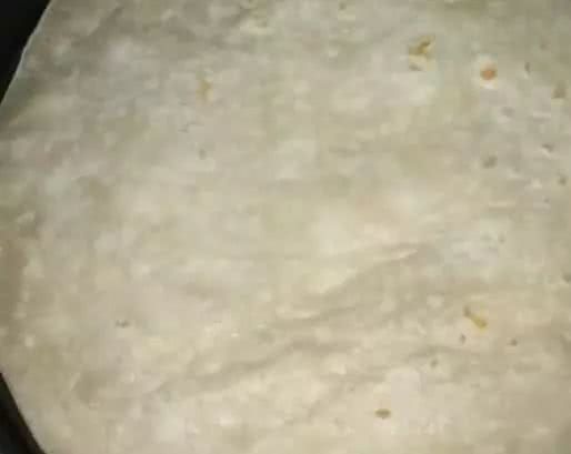 快速雞蛋餅的做法，不用發麵，開水一燙，柔軟又勁道，早餐首選