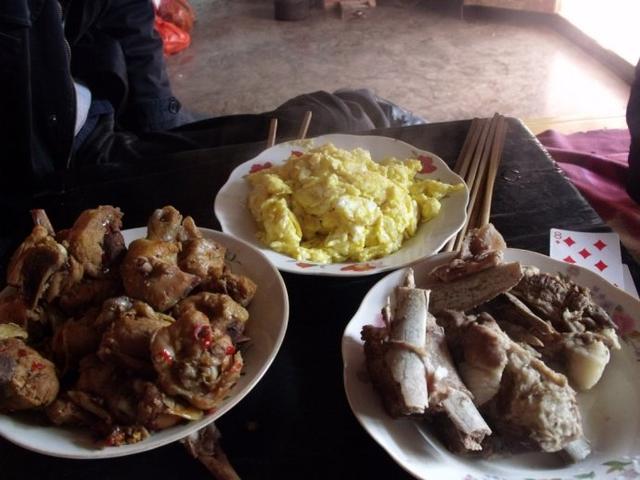 看望鄉下獨居岳母，吃飯時三個人四雙碗筷，她說一番話我熱淚盈眶
