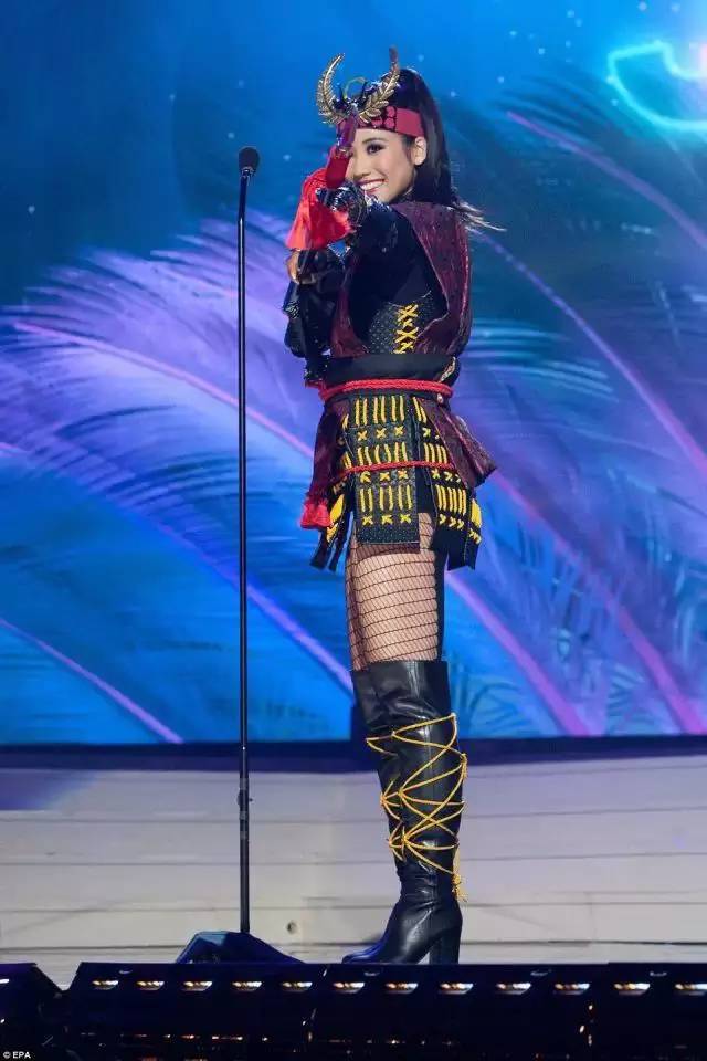 25位環球小姐被要求穿出 「自己國家特色的衣服」， 亮點在最後一位：韓國小姐！