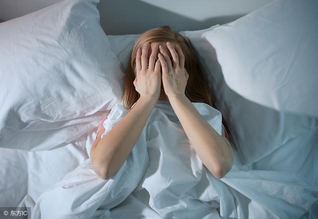 經常失眠的人，就別再進食這4類食物了，以免適得其反